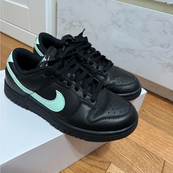 Nike Custom Dunks - Picture 6 of 8